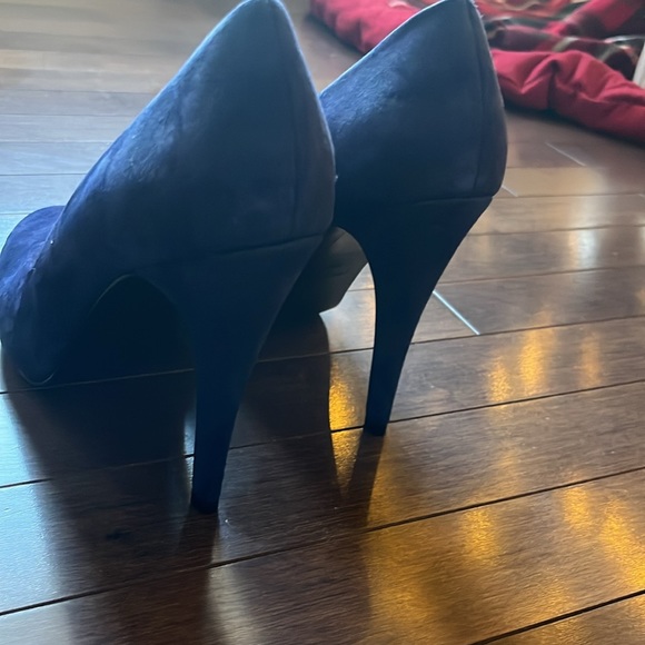 Nine West blue suede pumps new without tags. Genuine leather upper size 8.5 - Picture 3 of 5
